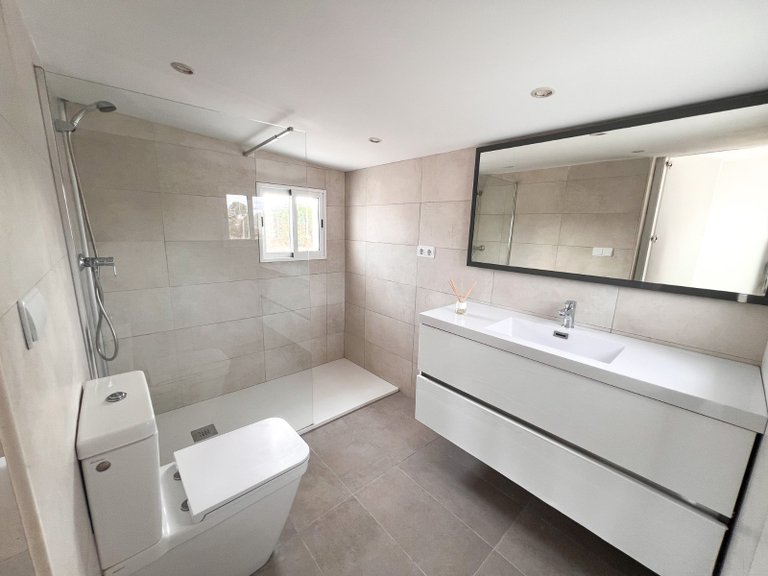 Villa for Sale in Dolores, Alicante 46
