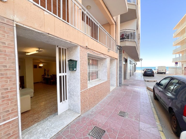 Apartment for Sale in Beach Guardamar, Guardamar Del Segura, Alicante 1