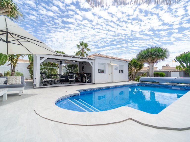 Villa for Sale in La Siesta - El Salado - Torreta, Torrevieja, Alicante 37