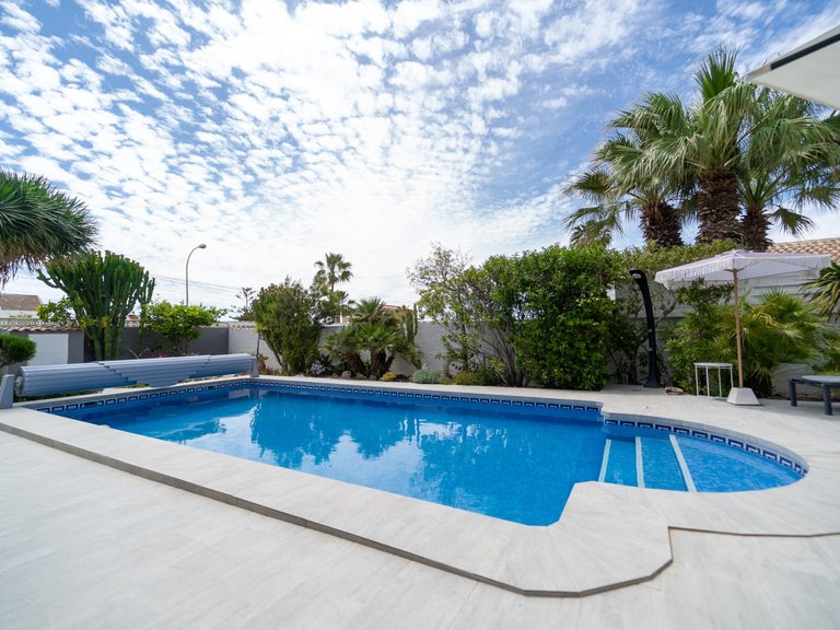Villa for Sale in La Siesta - El Salado - Torreta, Torrevieja, Alicante 33