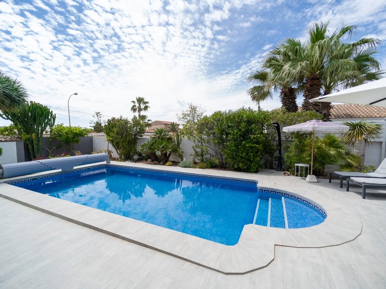 Villa for Sale in La Siesta - El Salado - Torreta, Torrevieja, Alicante 31