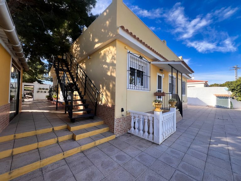 Villa for Sale in Moralet - Cañada del Fenollar, Alicante, Alicante 41