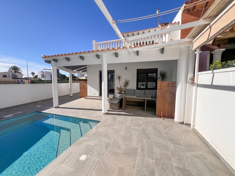 Town House for Sale in Punta Prima, Orihuela Costa, Alicante 1