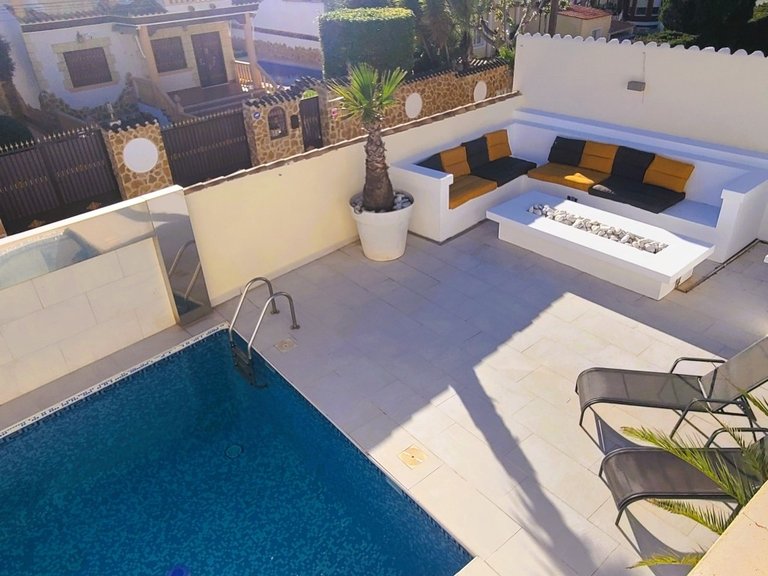 Villa for Sale in Los balcones, Torrevieja, Alicante 30