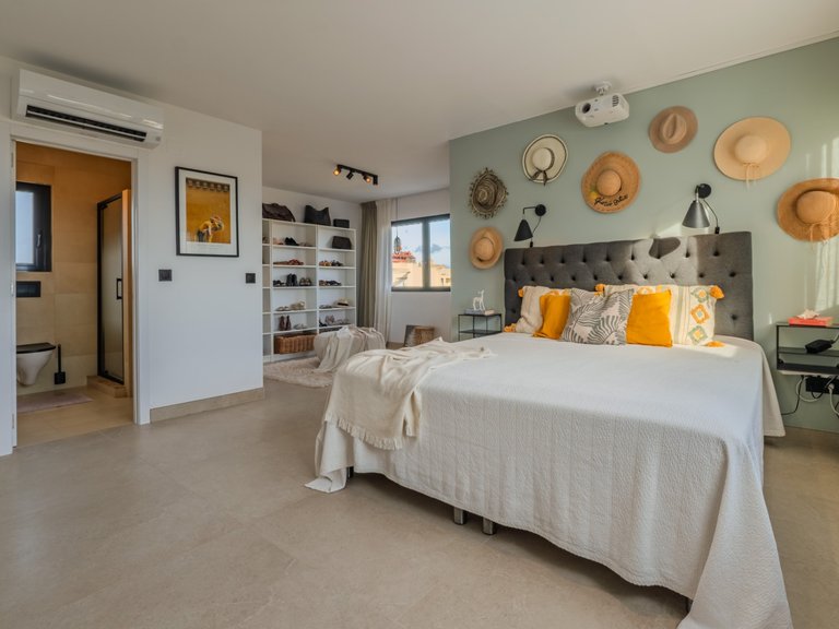 Villa for Sale in Cabo de las Huertas, Alicante, Alicante 24