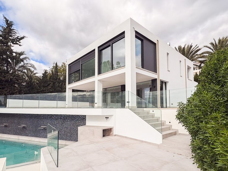 Villa for Sale in Coveta Fuma, El Campello, Alicante 1