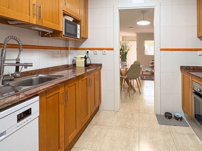 Town House for Sale in Arenales Del Sol, Alicante 8