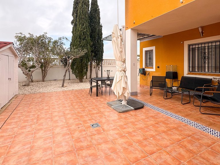 Town House for Sale in Arenales Del Sol, Alicante 2