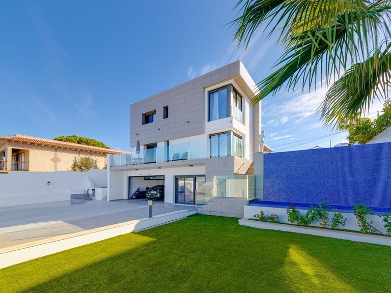 Villa for Sale in Torrevieja, - 5