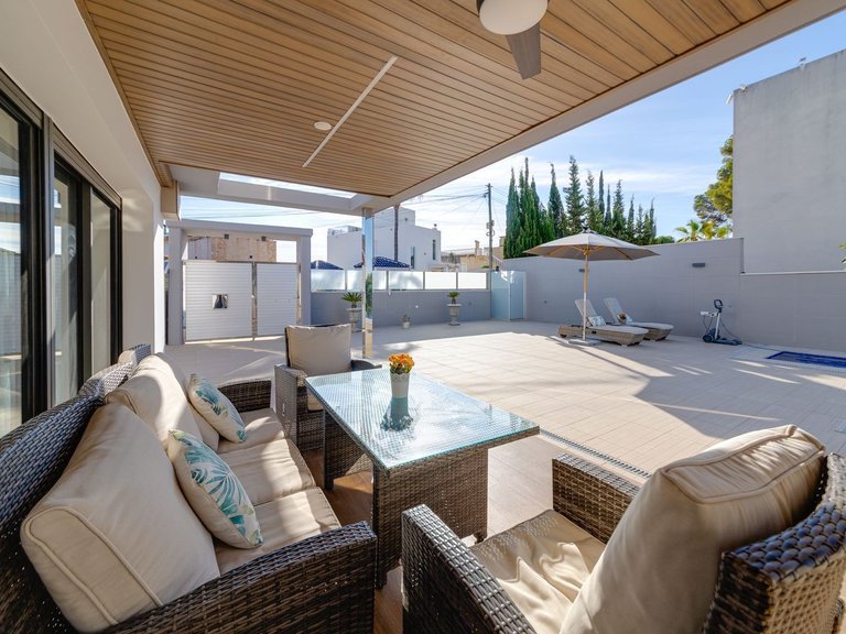Villa for Sale in Torrevieja, - 8