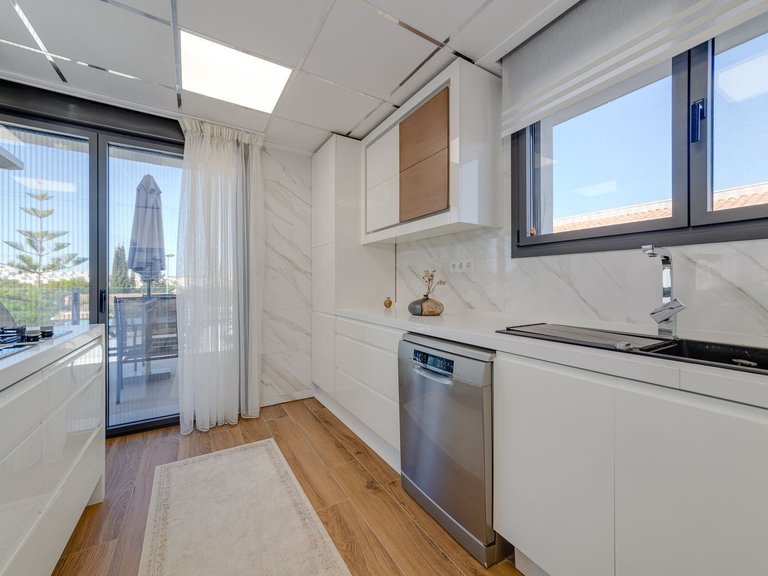 Villa for Sale in Torrevieja, - 19