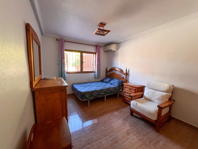 Town House for Sale in Torrevieja, - 32