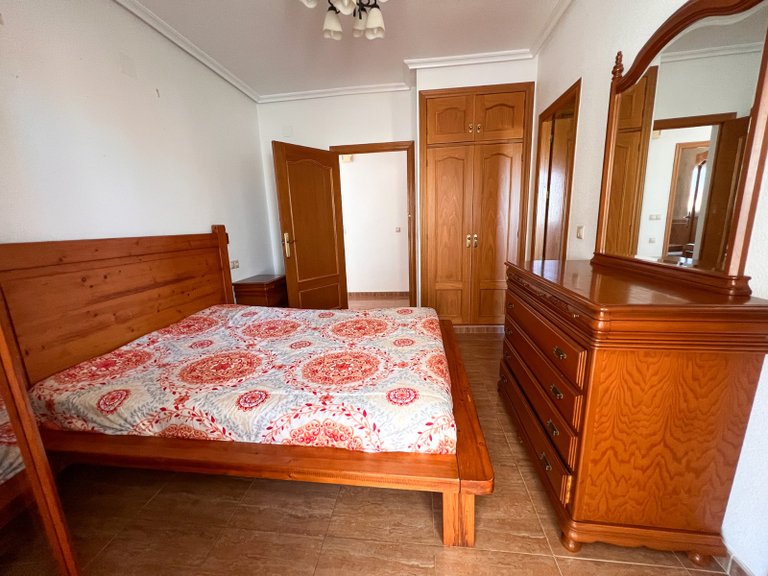 Town House for Sale in Torrevieja, - 46