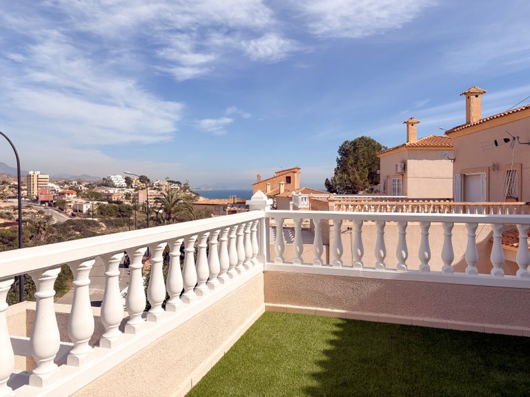 Villa for Sale in Pueblo Acantilado - Venta Lanuza, El Campello, Alicante 2