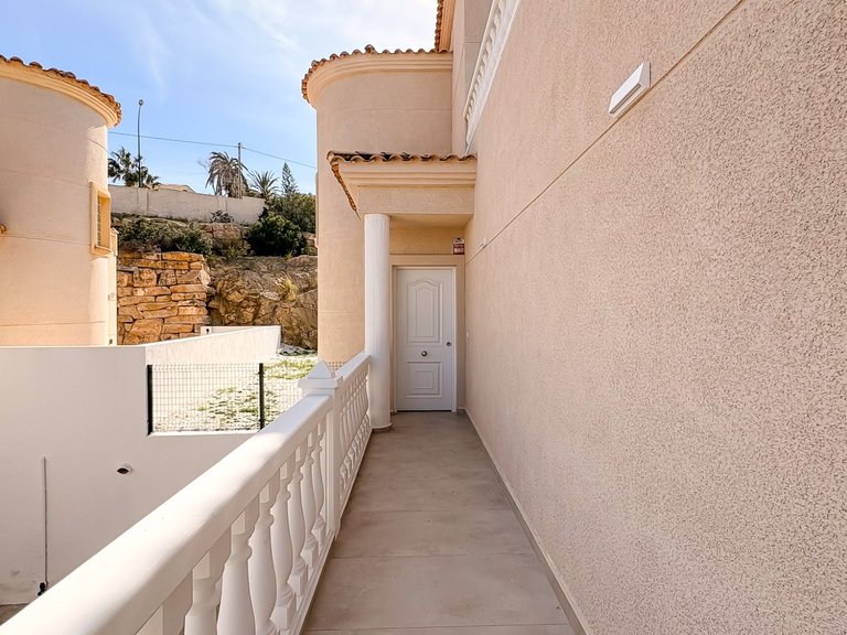 Villa for Sale in Pueblo Acantilado - Venta Lanuza, El Campello, Alicante 33
