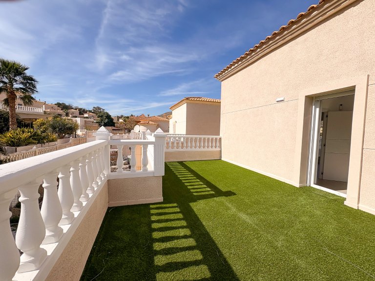 Villa for Sale in Pueblo Acantilado - Venta Lanuza, El Campello, Alicante 28