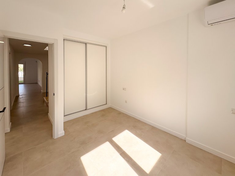 Villa for Sale in Pueblo Acantilado - Venta Lanuza, El Campello, Alicante 17