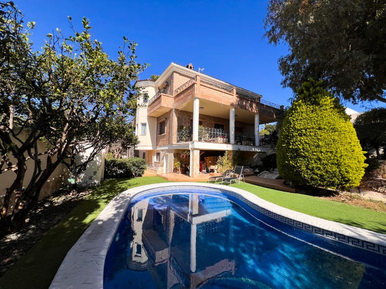 Villa for Sale in Cuidad quesada, Ciudad Quesada - Rojales, Alicante 1