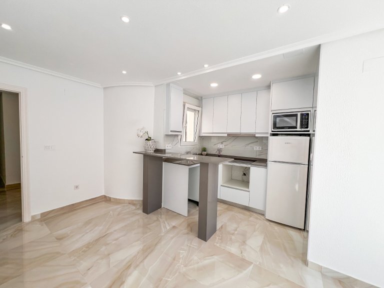 Penthouse for Sale in Torrevieja, Alicante 4