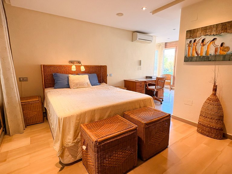 Villa for Sale in Guardamar Playa, Guardamar Del Segura, Alicante 43