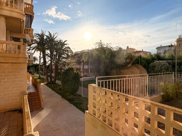 Villa for Sale in Guardamar Playa, Guardamar Del Segura, Alicante 48
