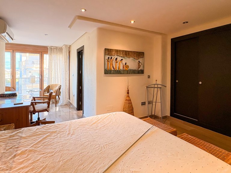 Villa for Sale in Guardamar Playa, Guardamar Del Segura, Alicante 44