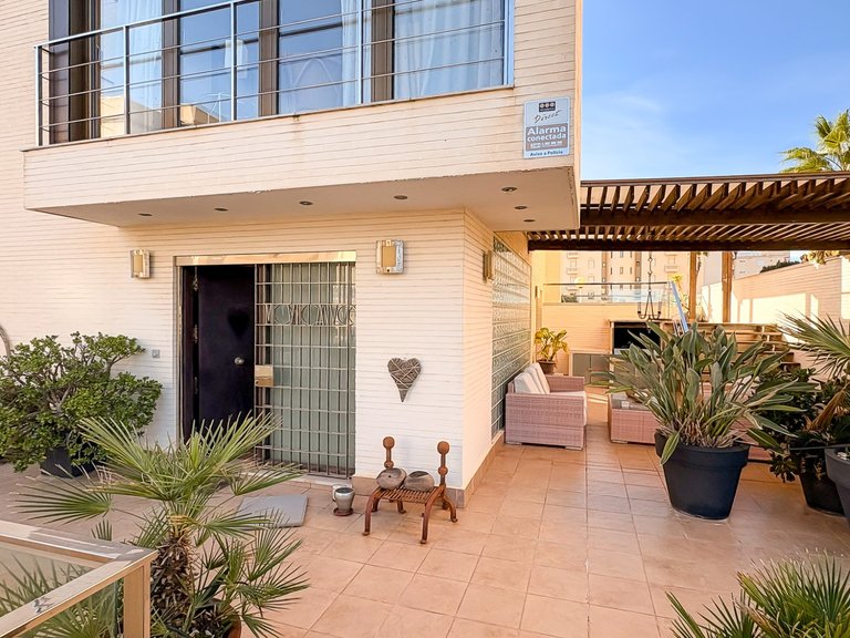Villa for Sale in Guardamar Playa, Guardamar Del Segura, Alicante 1