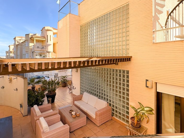 Villa for Sale in Guardamar Playa, Guardamar Del Segura, Alicante 5
