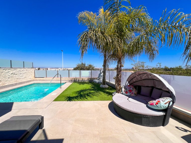 Villa for Sale in Los Balcones, Torrevieja, Alicante 4