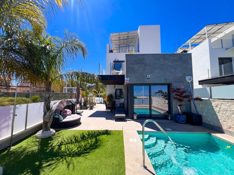 Villa for Sale in Los Balcones, Torrevieja, Alicante 2
