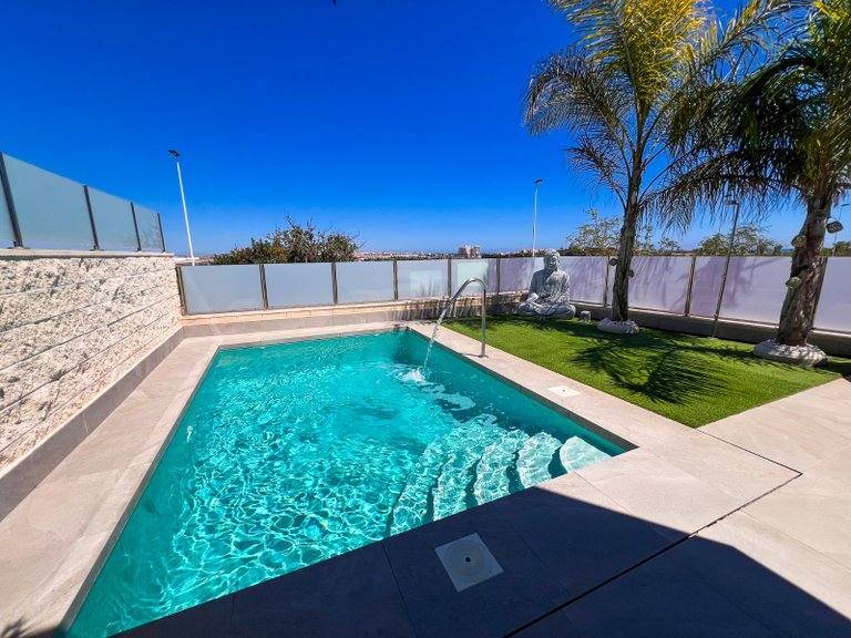Villa for Sale in Los Balcones, Torrevieja, Alicante 5