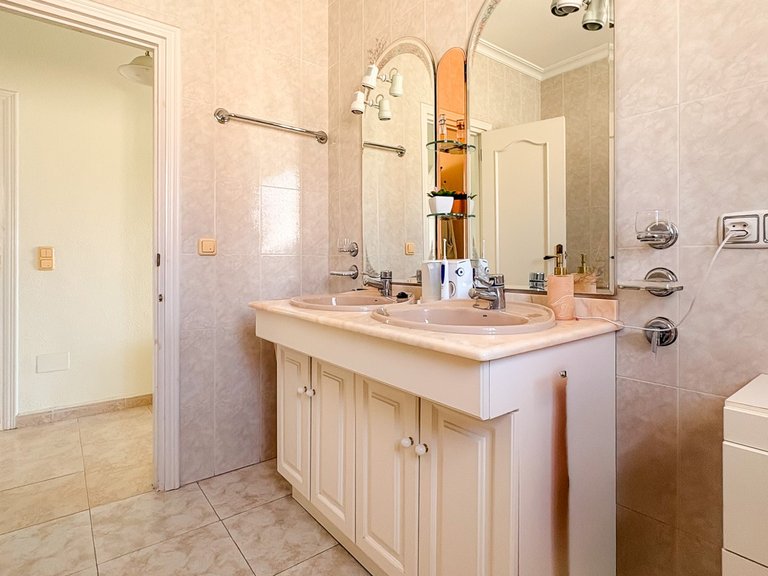 Villa for Sale in Ciudad Quesada, Ciudad Quesada - Rojales, - 37