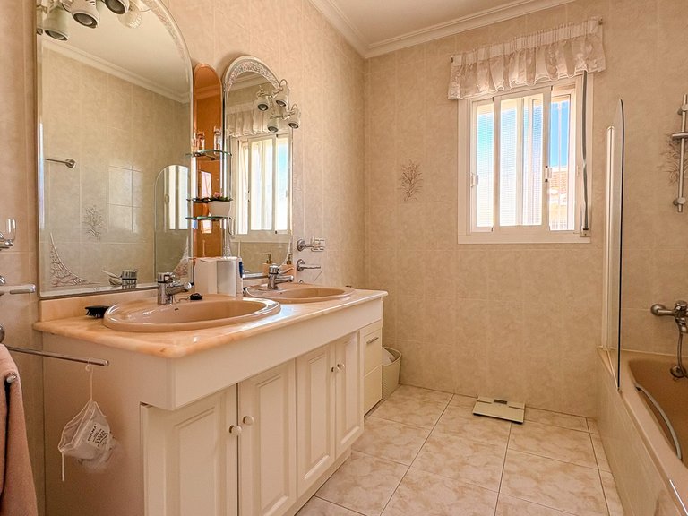 Villa for Sale in Ciudad Quesada, Ciudad Quesada - Rojales, - 36