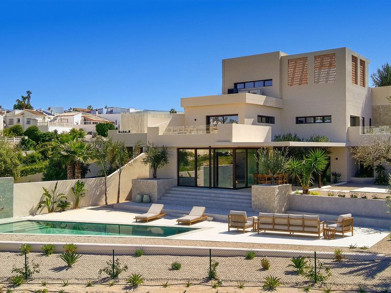 Villa for Sale in LA MARINA, Elche, Alicante 1