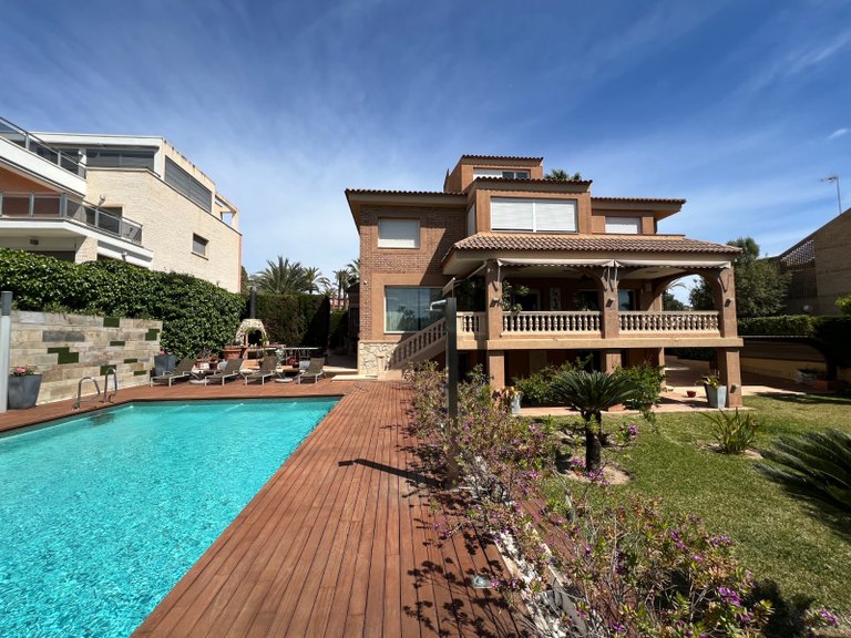 Villa for Sale in Cabo de las Huertas, Alicante, Alicante 1