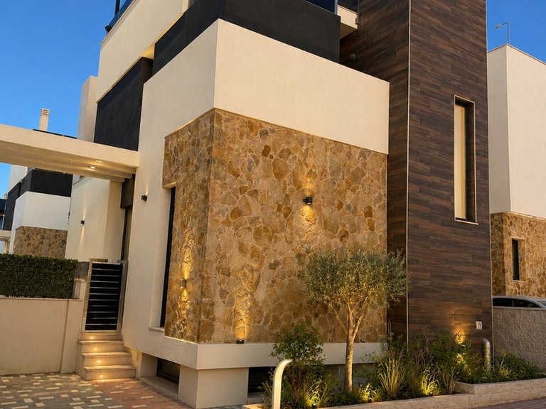 Villa for Sale in Lomas de Cabo Roig, Orihuela Costa, Alicante 15
