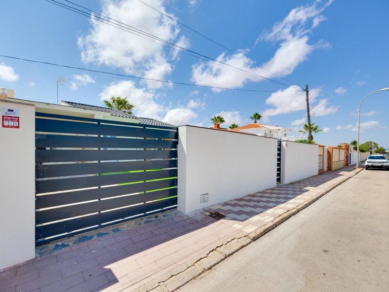 Villa for Sale in El Chaparral, Torrevieja, Alicante 40