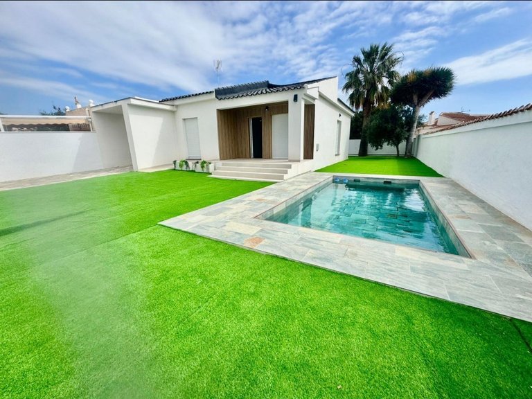 Villa for Sale in El Chaparral, Torrevieja, Alicante 32