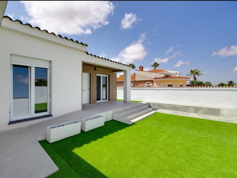 Villa for Sale in El Chaparral, Torrevieja, Alicante 2
