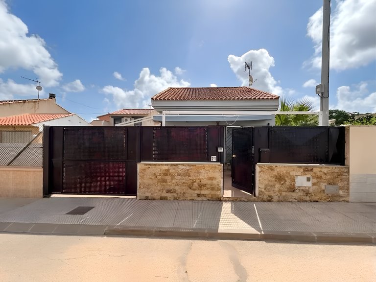 Villa for Sale in Los Urrutias, Murcia 32