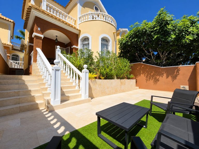 Villa for Sale in Villamartin, Orihuela Costa, Alicante 2