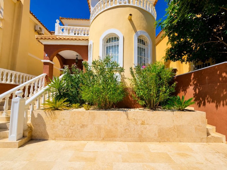Villa for Sale in Villamartin, Orihuela Costa, Alicante 3