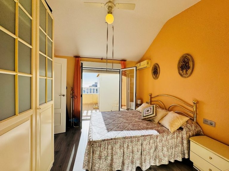 Penthouse for Sale in La Mata, Alicante 34