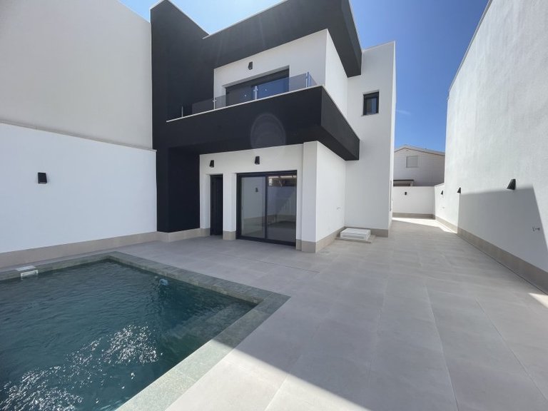 Villa for Sale in Heredades, Alicante 1