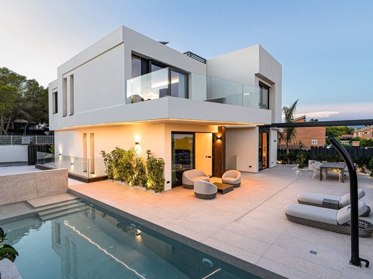Villa for Sale in La Nucía, Alicante 1