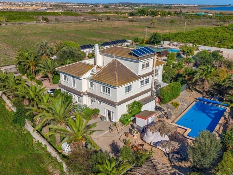 Country House for Sale in Los Montesinos, Alicante 2