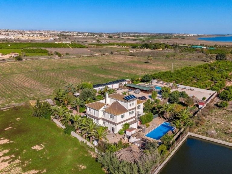 Country House for Sale in Los Montesinos, Alicante 47