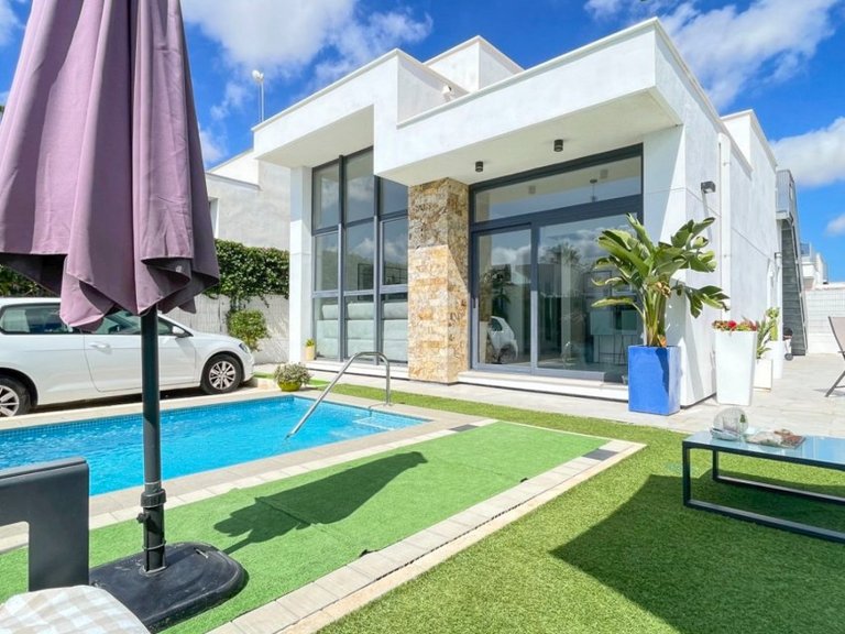 Villa for Sale in Ciudad Quesada, Alicante 3