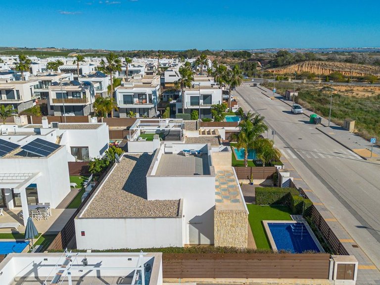 Villa for Sale in Vistabella Golf, Alicante 35