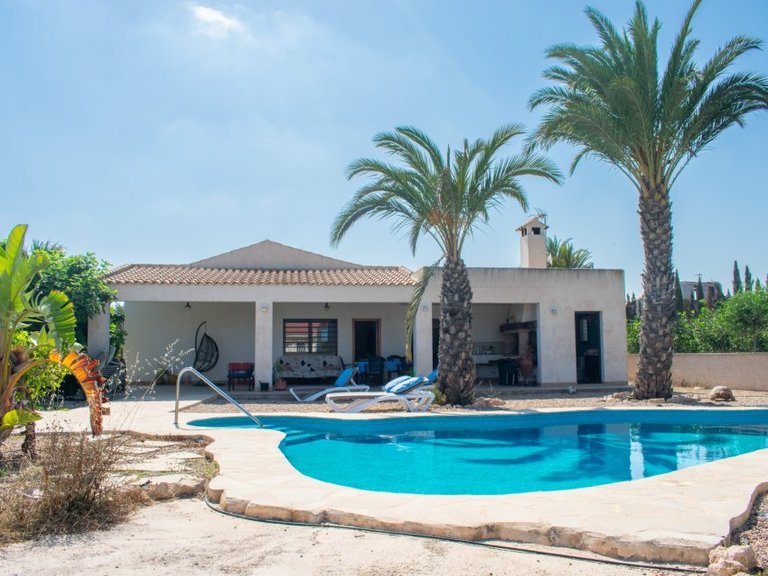 Villa for Sale in Guardamar Del Segura, Alicante 2